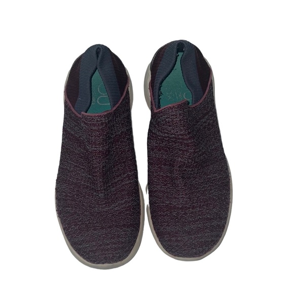 YOU by skechers Burgundy Slip On Sneakers Size 7 - Picture 1 of 9